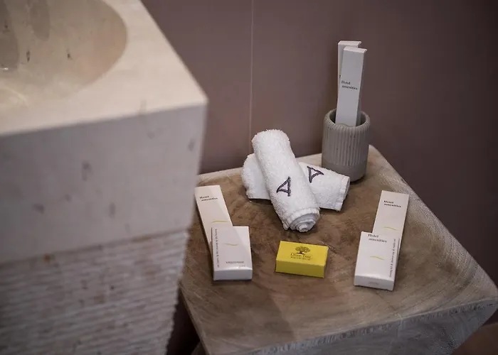 Domi Luxury By Cura Collection *