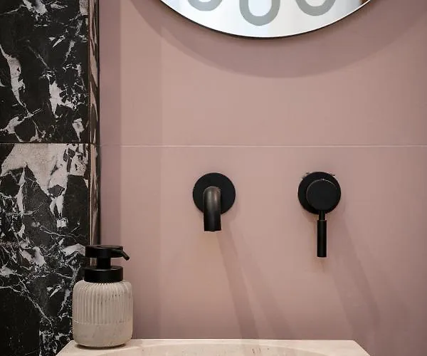 Domi Luxury By Cura Collection *