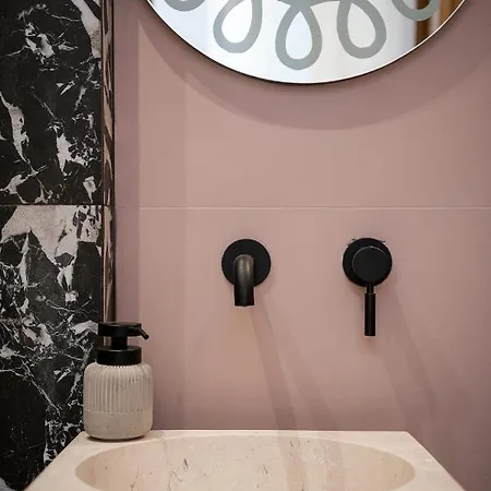 Domi Luxury By Cura Collection *